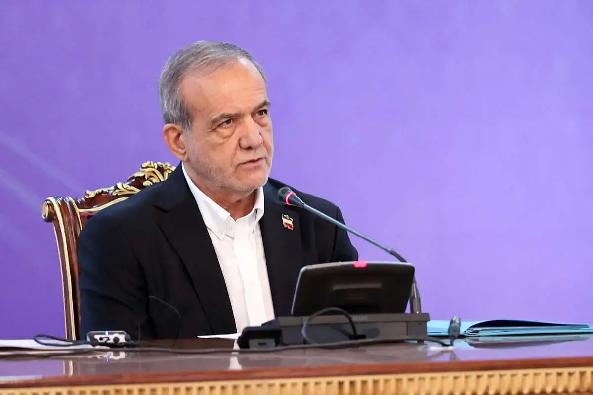 روزنامه اصولگرا: آقای پزشکیان! جبهه اصلاحات به درد شما نمی خورد