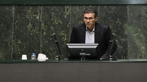 نماینده مجلس: بیشتر جلسات با وزیر بهداشت در حد «ان‌شاءالله و ماشاءالله» باقی مانده