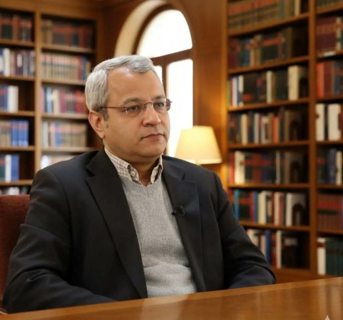 تضعیف دولت، تضعیف نظام قلمداد می‌شود