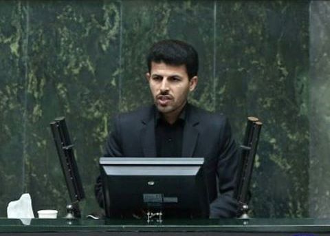 نماینده مجلس: ارز ترجیحی در لایحه بودجه سال آینده باقی می‌ماند و مستقیم در اختیار مردم قرار می‌گیرد/ متاسفانه ۱۲/۵ میلیارد دلار ارز دولتی در سال جاری، در اختیار تعداد محدودی قرار گرفته