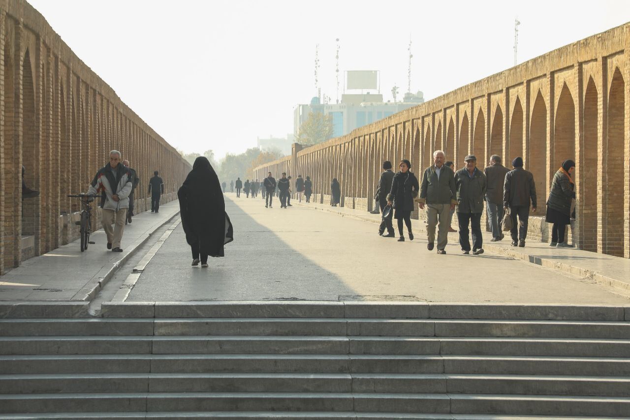 تردد ۵۴۰۰ خودروی حامل کارکنان و محصولات صنایع هوای اصفهان را می‌بلعد