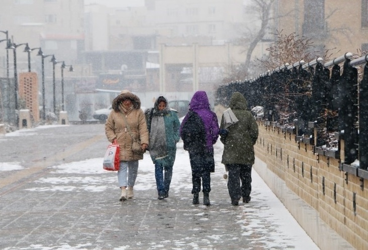 مَردم آماده باشند؛ بارش برف بیسابقه در راه است