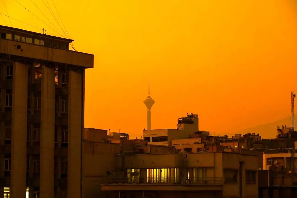 امروز جلسه اضطرار آلودگی هوای تهران برای تصمیم‌گیری درباره تعطیلی مدارس و دورکاری ادارات، برگزار می‌شود