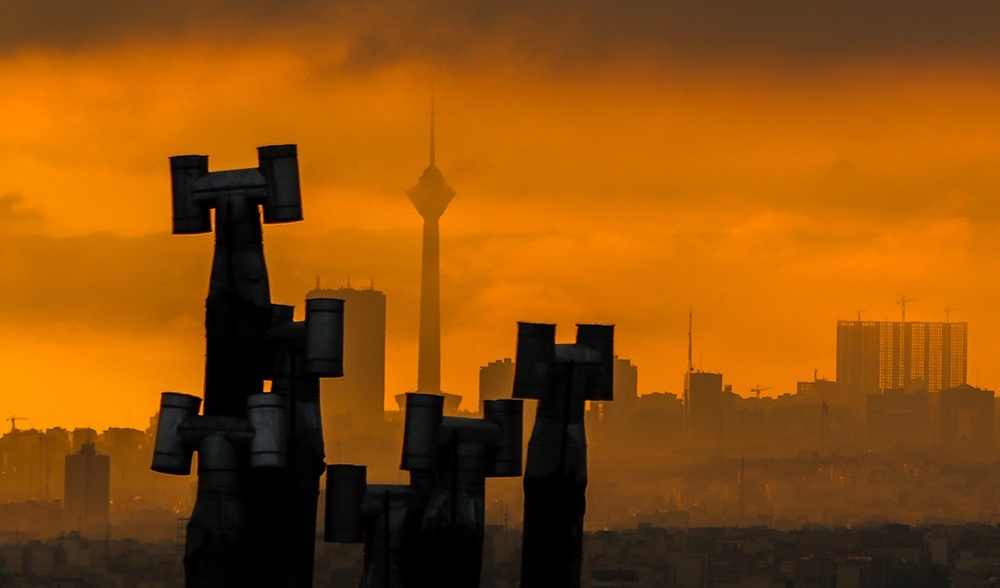 آلودگی هوا دست از سر تهران بر نمی‌دارد؛ وضعیت دوباره قرمز شد