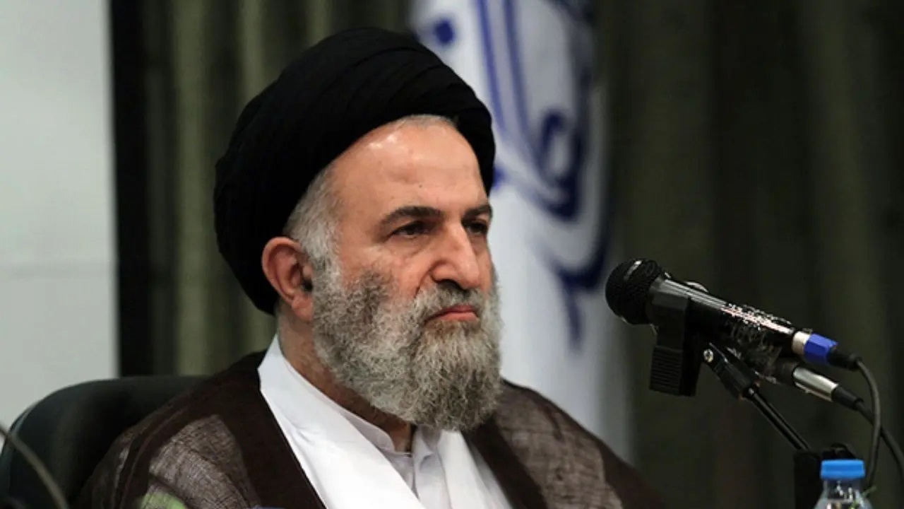 غروی، عضو جامعه مدرسین: بعضی از همین منتقدان اگر مسئول بودند اوضاع شاید بدتر از الان بود / توجه ندارند که تحریم‌ها چگونه به کشور فشار وارد می‌کند