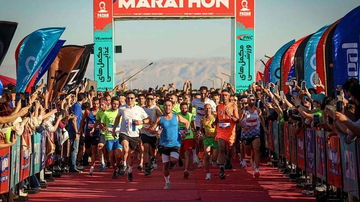 واکنش منطقه آزاد کیش به حواشی اخیر: کلیه امور اجرایی ماراتن کیش با حضور و نظارت نیروهای انتظامی، امنیتی، حراست و اعضای شورای تأمین برگزار شد / زمان رقابت بانوان ۵ صبح تعیین شده بود / از شرکت کنندگان برای پایبندی صریح و الزامآور به حجاب تعهد کتبی گرفته شده بود