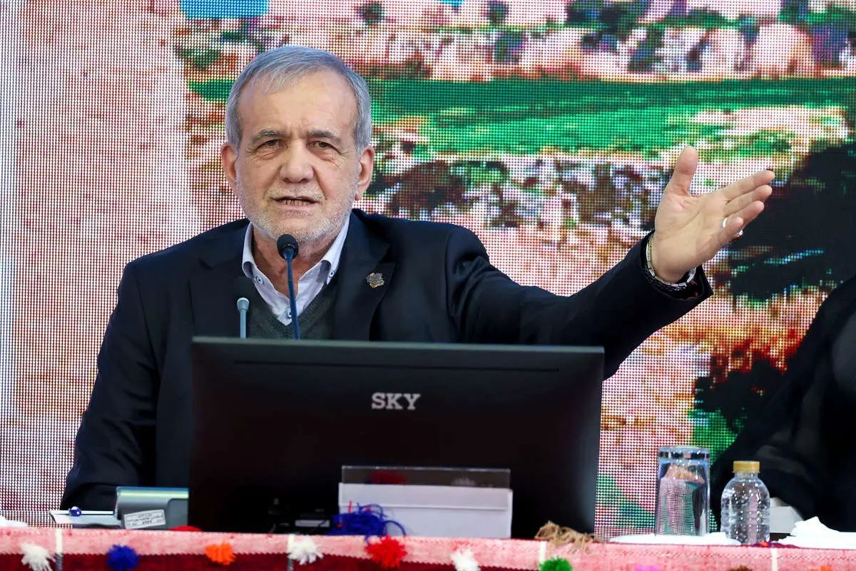 پزشکیان: موضوع حجاب، مسئله‌ای ساده‌ نیست که با دستور و تحکم حل شود؛ هر آنچه مقام معظم رهبری تأکید دارند، نیازمند کار اقناعی است