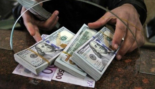 دلار امروز به مرز ۱۳۰ هزار تومان رسید