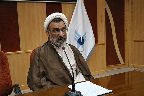 دبیر شورای عالی انقلاب فرهنگی: اکثریت بانوان جامعه با برهنگی مخالف هستند و با حجاب موافق‌اند