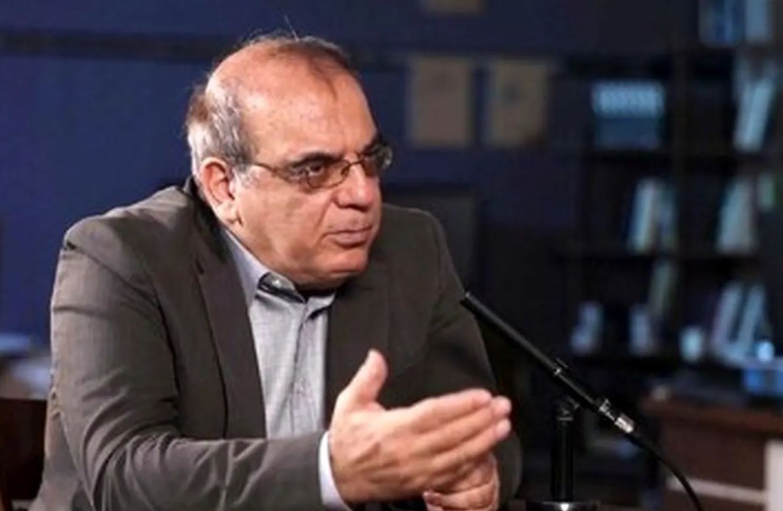 عباس عبدی: افزایش اخیر قیمت بنزین اصلا جدی نبود؛ علت‌های دیگری برای اعتراضات وجود داشت