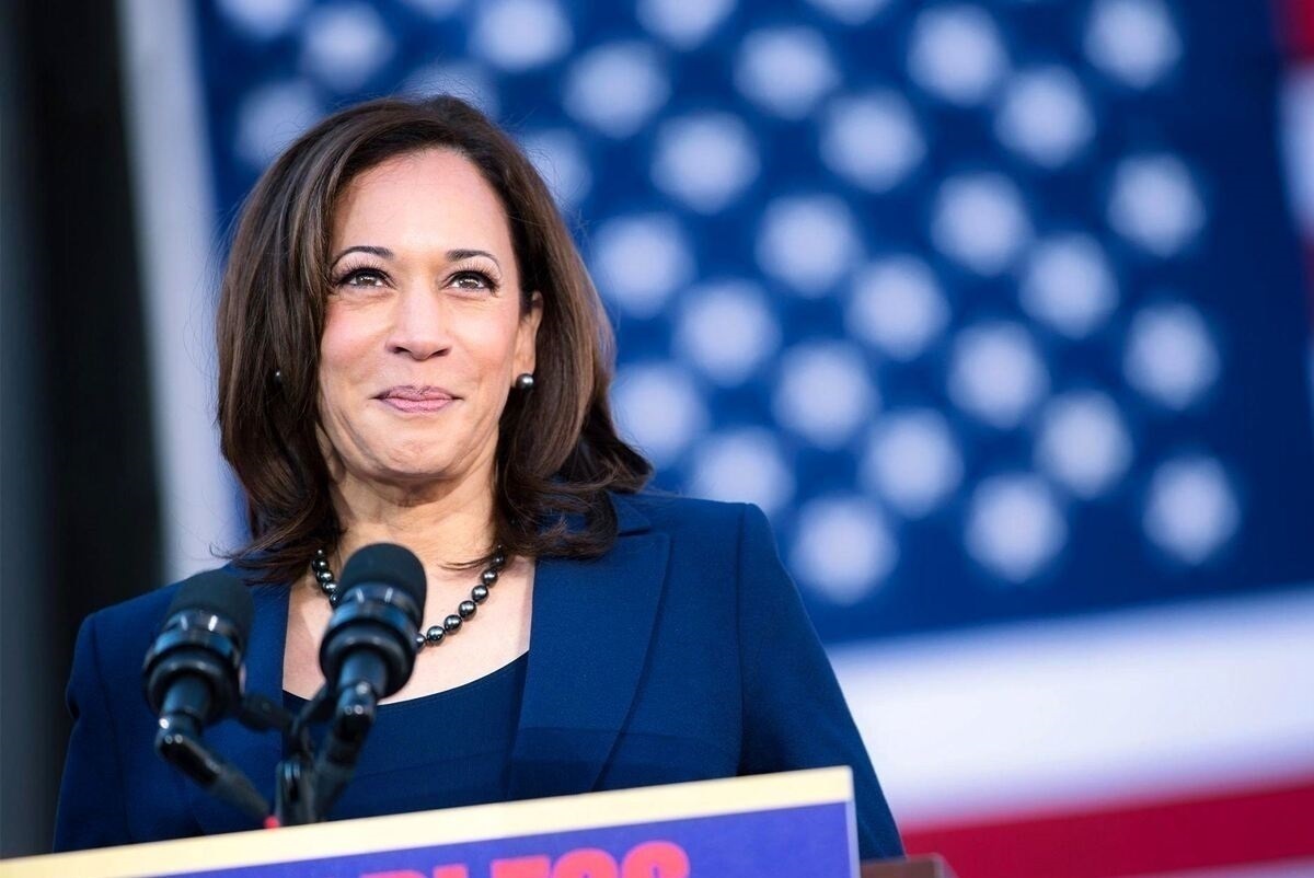 آکسیوس: اقدامات اخیر کامالا هریس نشانه حضور احتمالی او در انتخابات سال ۲۰۲۸ است