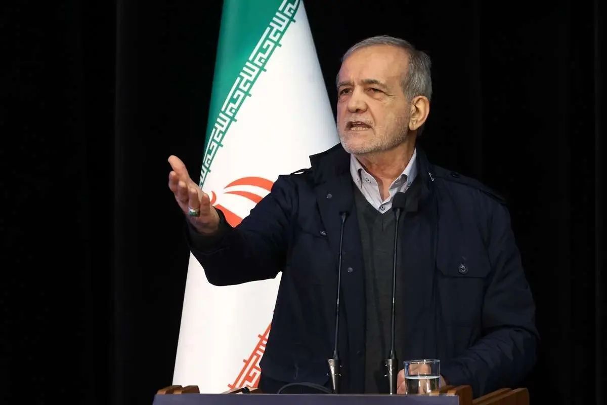 پزشکیان: از موقعی که آمدیم از چپ و راست مشکلات باریده است / باران هم نمی‌بارید، اما خداوند به تازگی بارانی فرستاد که حداقل مشکل بی‌آبی را برطرف کرد