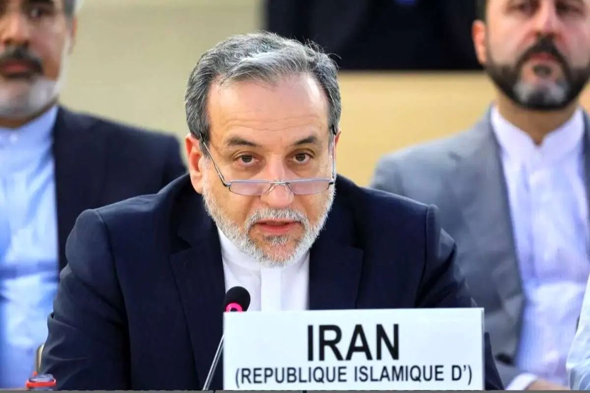 عراقچی: دو تجربه پیش‌رو داریم؛ توافق سال ۲۰۱۵ که نتیجه آن فوق‌العاده بود و عملیات نظامی؛ انتخاب با ایالات متحده است