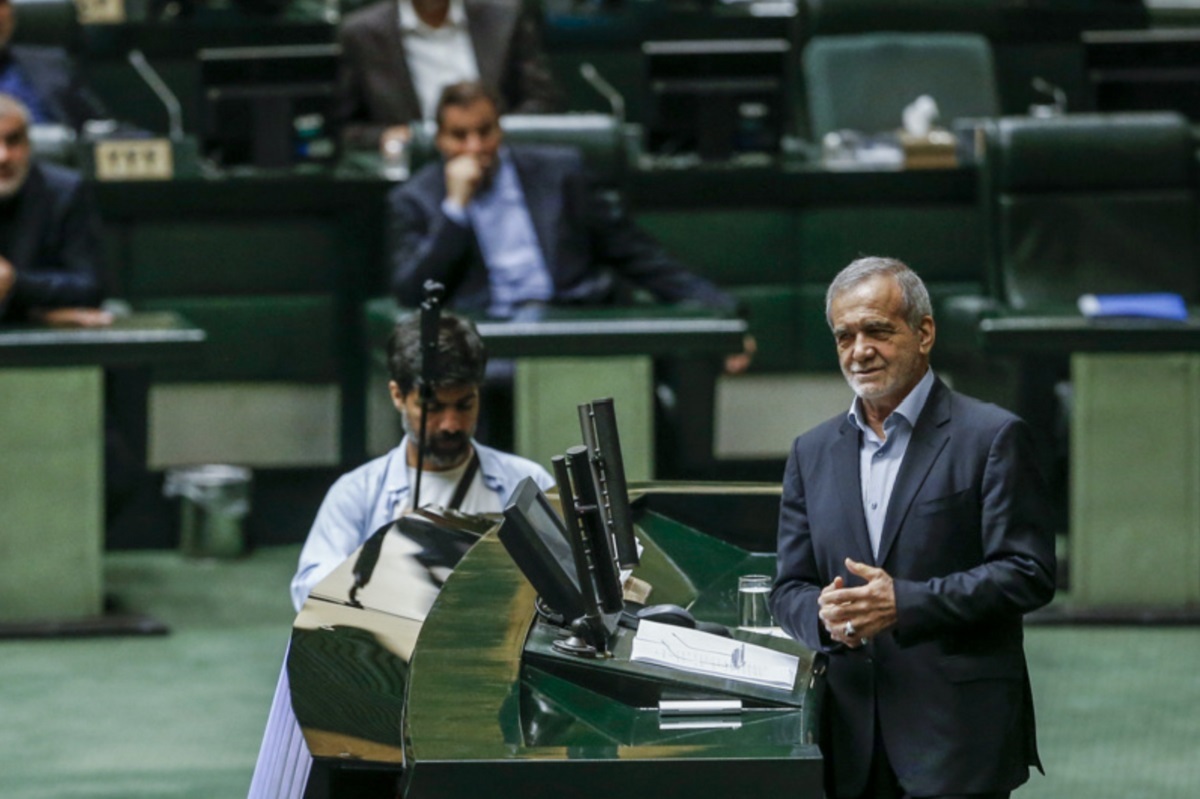 سخنگوی هیات رییسه مجلس: جلسه بعدازظهر با حضور رییس جمهور به صورت علنی برگزار می‌شود / لایحه بودجه ۱۴۰۵ امروز تقدیم مجلس می‌شود