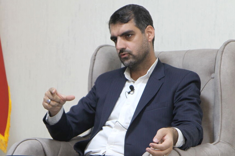 واکنش یک روزنامه اصولگرا به اظهارات نماینده رادیکال پس از دیدار با یک فرد خاص: باید اول از همه، سیم‌کارت این نماینده‌ها را سیاه کرد