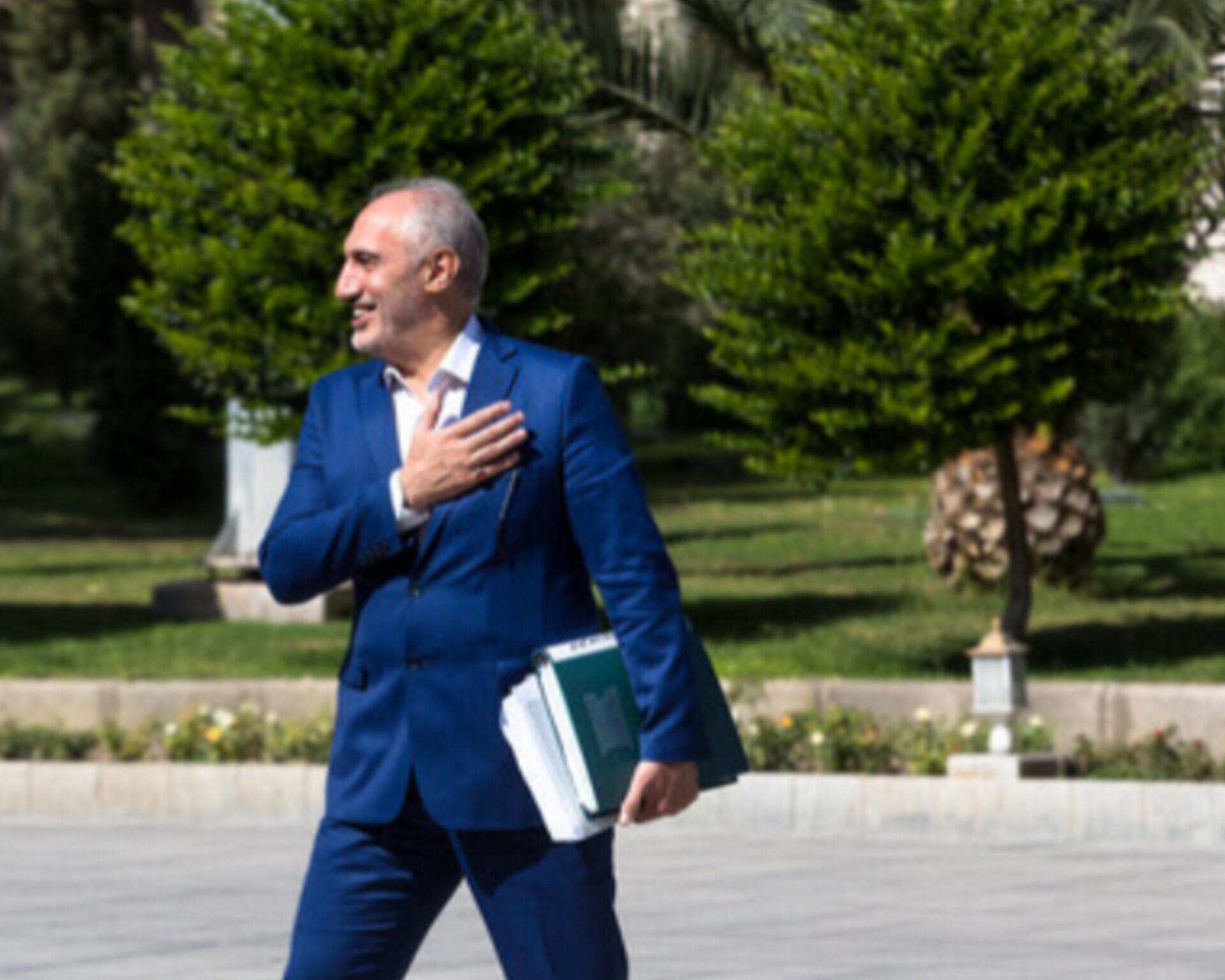 رئیس سازمان برنامه: مالیات ارزش افزوده را زیاد کردیم تا کسی که کت‌ و شلوار ۵۰ میلیونی می‌گیرد، ۲ درصد هم به قشر ضعیف بدهد!