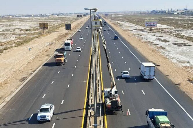 زندی: طرح «توقف، حرکت» در آزادراه کاشان-نطنز-اصفهان اجرا شد