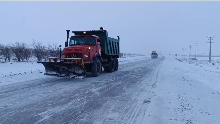 برف‌روبی هزارکیلومتر جاده در اصفهان انجام می‌شود؛ مسدودی موقت گردنه‌ها