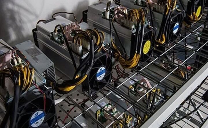 ماینرهای ۸ میلیاردی از یک منزل در اصفهان جمع‌آوری شد