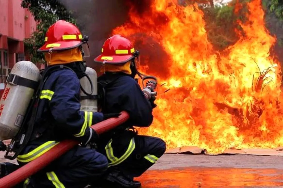 مرگ ۹ کارگر در اثر انتشار گاز/ درهای کارگاه قفل شده بود