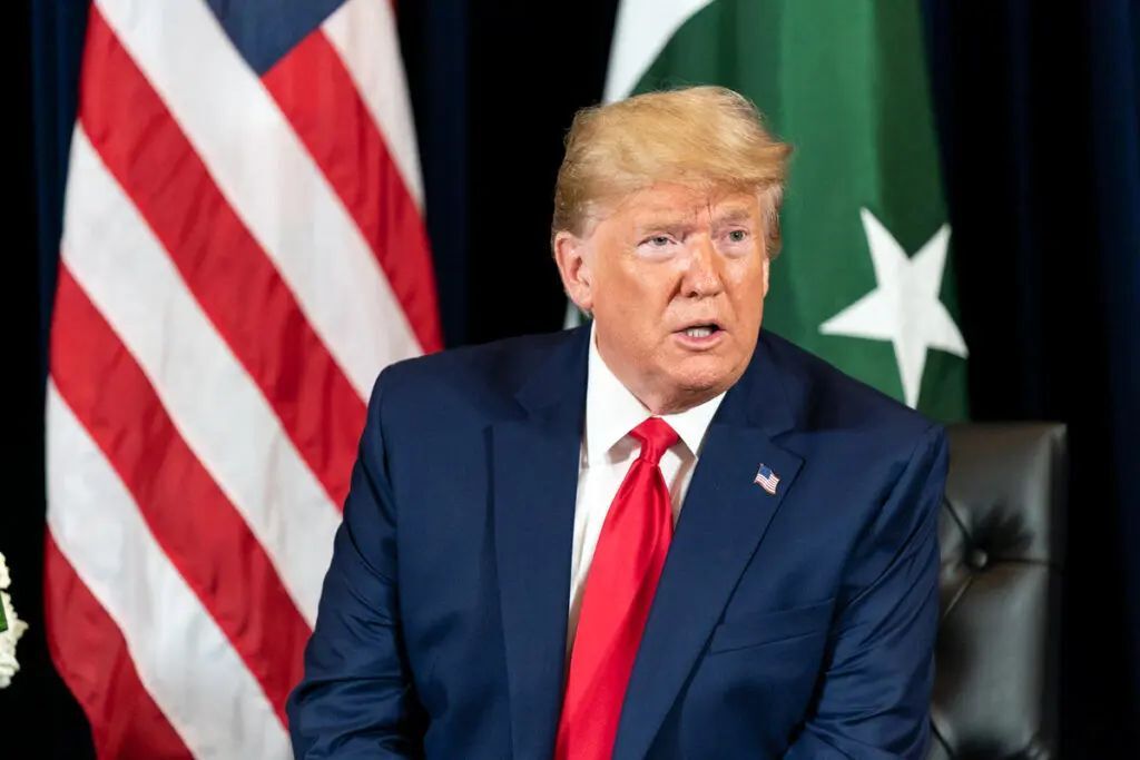 ترامپ: امیدوارم ایران به سرعت «پای میز» بیاید و برای یک توافق عادلانه، منصفانه و بدون سلاح هسته‌ای که به نفع همه طرف‌ها باشد، مذاکره کند