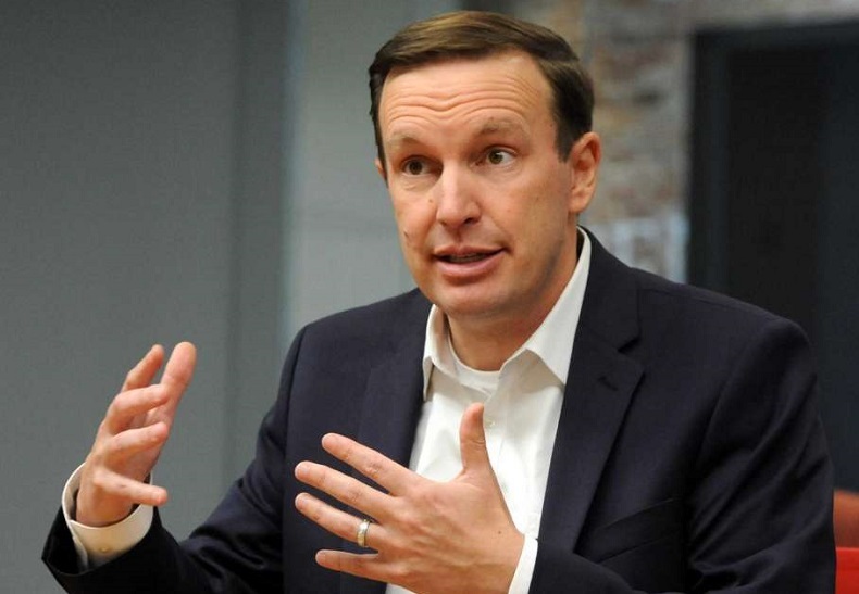 کریس مورفی سناتور دموکرات: ترامپ باید از کنگره مجوز بگیرد؛ در غیر این صورت، هرگونه اقدام نظامی غیرقانونی خواهد بود