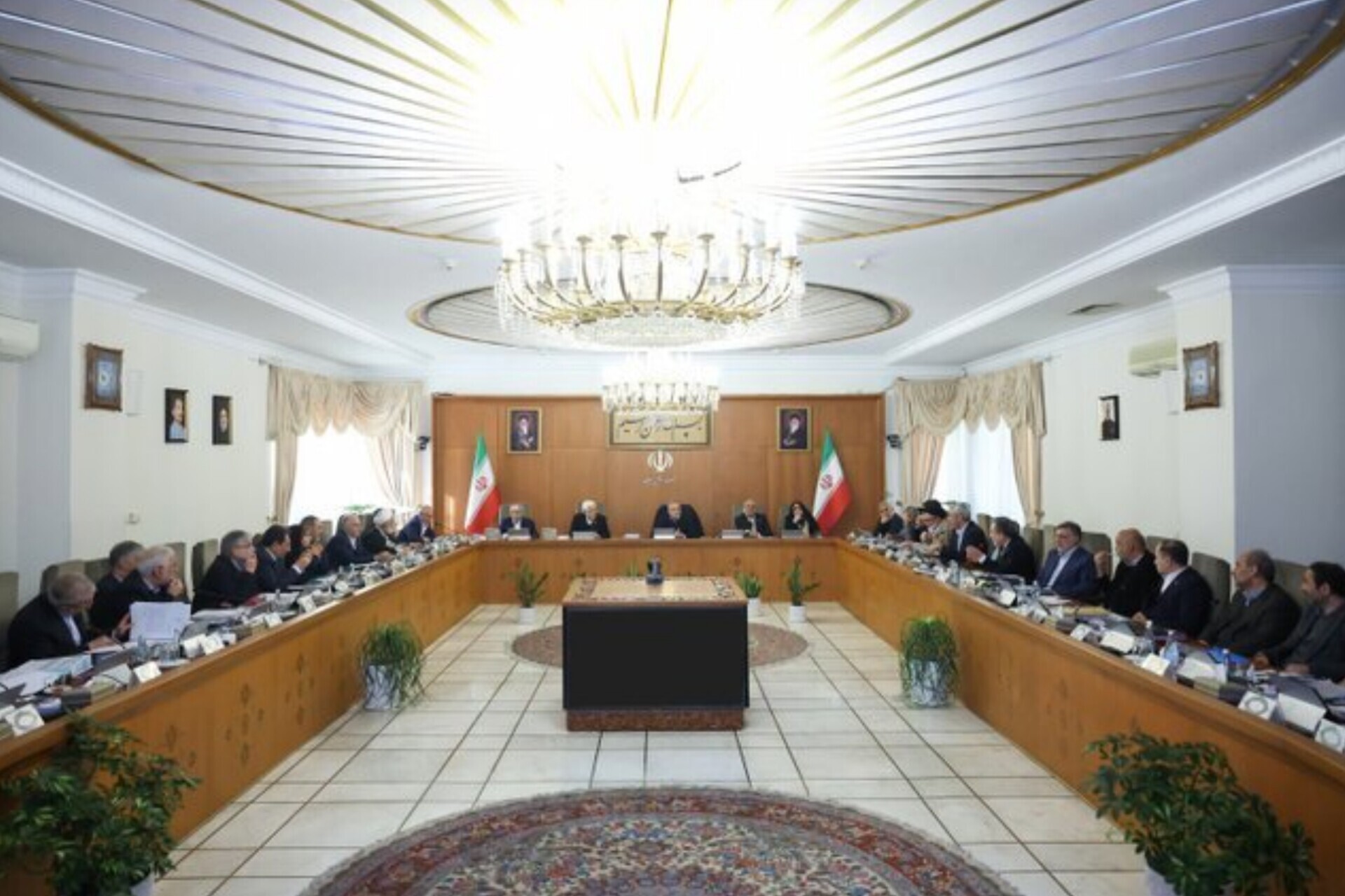 بیانیه هیئت دولت: اتحادیه اروپا قدم در مسیری اشتباه گذاشته؛ سپاه وقعی به اینکه عده‌ای در پوشش دیپلماتیک تروریسم را به بازی بگیرند، نمی‌نهد