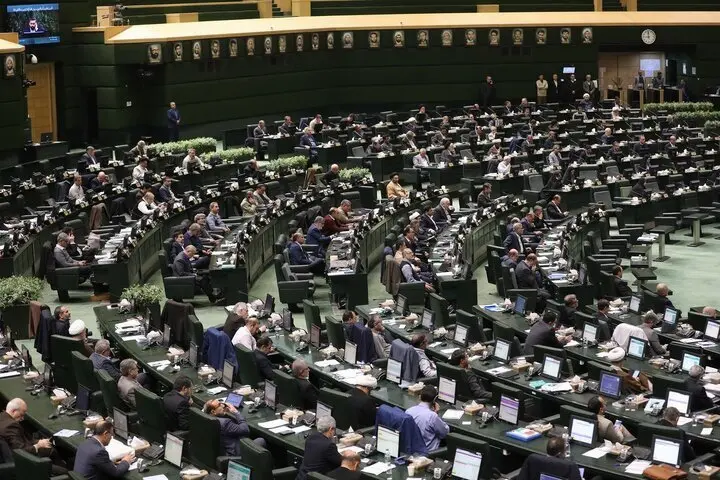 ماجرای نشست اضطراری مجلس درباره اعتراضات بازار چیست؟