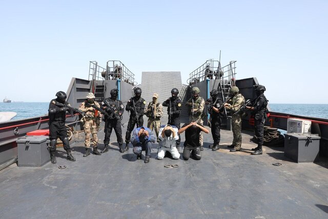 ارتش: تمرین آزادسازی کشتی ربوده شده در رزمایش دریایی ایران و روسیه با موفقیت اجرا شد