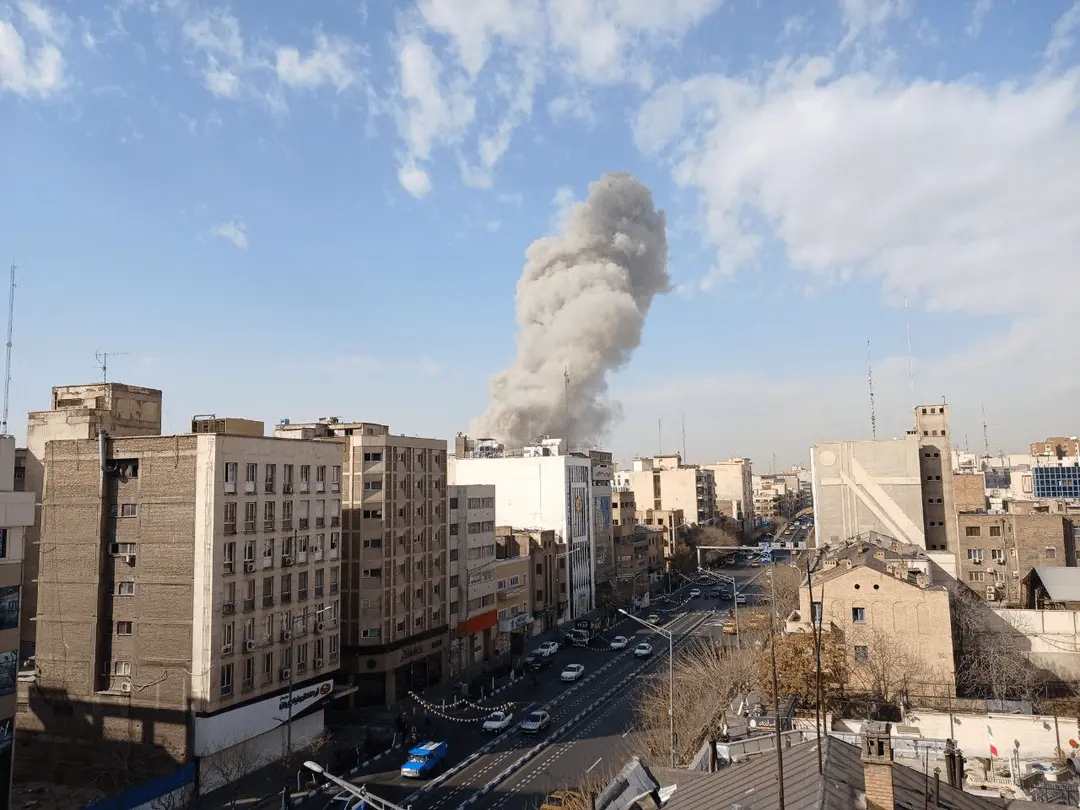 تخریب گسترده در خیابان‌های اطراف مجتمع حکومتی در پاستور