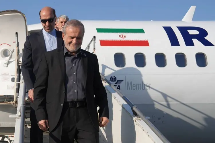 پزشکیان ناگهان وارد مشهد شد