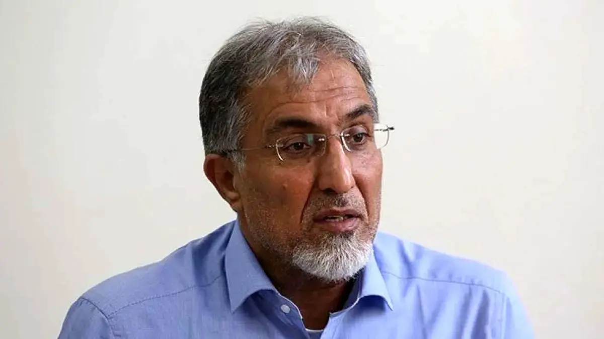 راغفر، اقتصاددان: کسانی که حذف ارز ترجیحی را توصیه می‌کردند، باید پاسخگوی اعتراضات مردم و حوادث دی‌ماه باشند