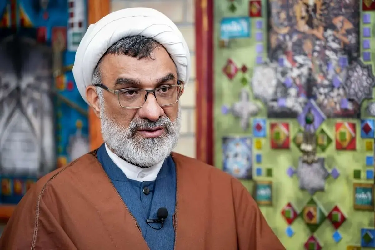 خسروپناه: نمی‌توان گفت زنان بی‌حجاب از عوامل خارجی خط می‌گیرند