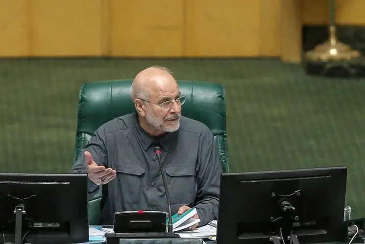 قالیباف: می‌توان حقوق‌ها را دو بار در سال افزایش داد