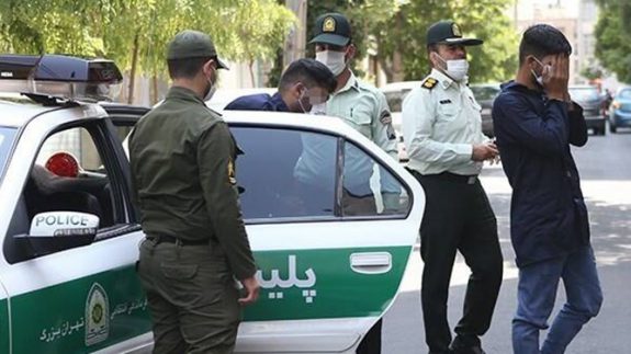 سارقان سریالی خودرو در اصفهان دستگیر شدند؛اعتراف به ۸ فقره سرقت پراید