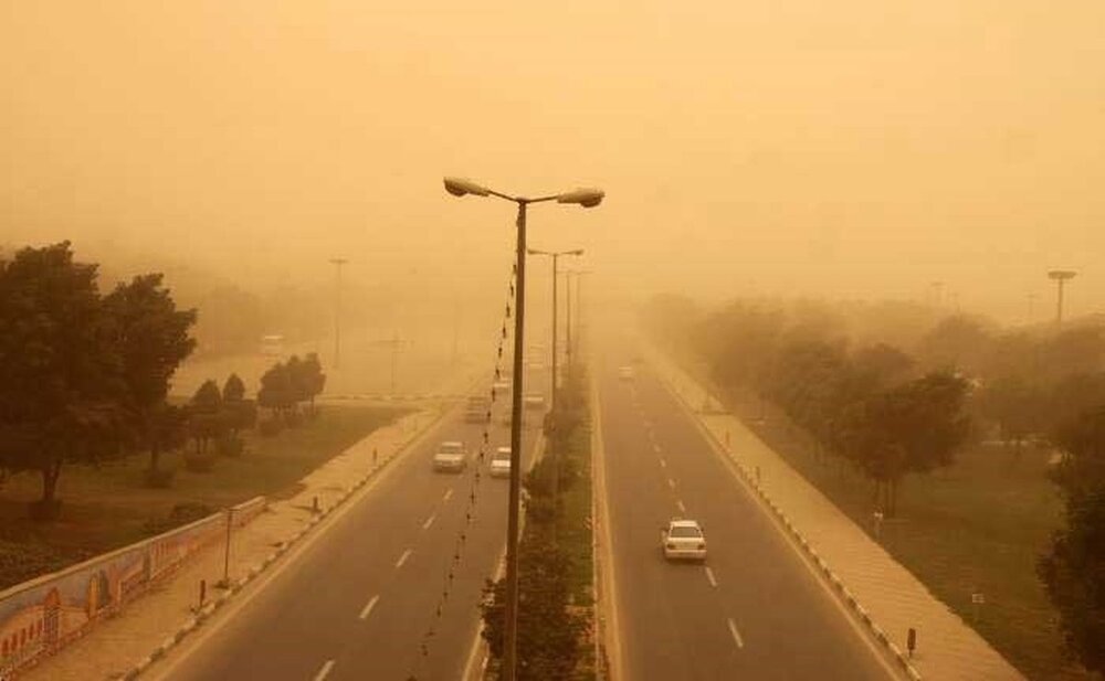 نفوذ توده گردوخاک از عراق به اصفهان؛ دما کاهش می‌یابد