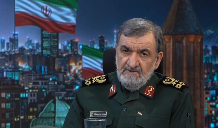 محسن رضایی: آمریکا منتظر گورستانی از ناوها و نیروهایش باشد