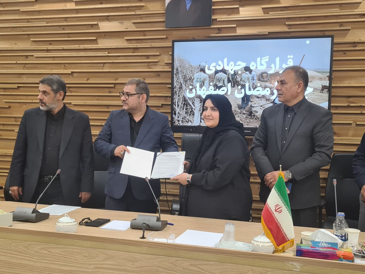 تفاهم‌نامه سه‌جانبه مرمت و بازسازی مسجد امام اصفهان امضا شد