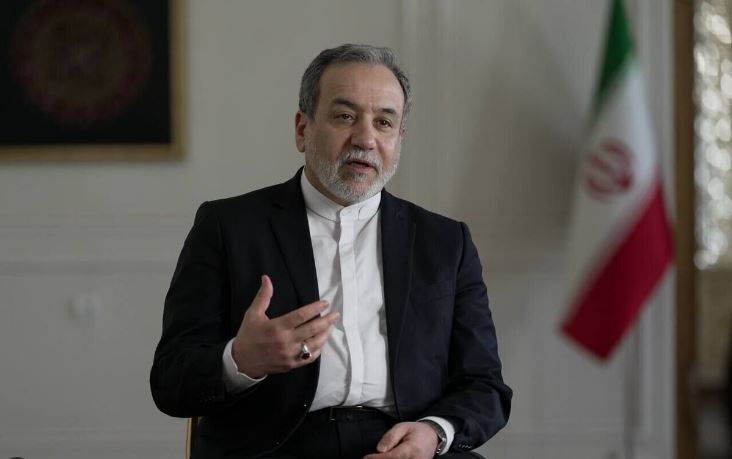 عراقچی: آمریکایی‌ها می‌توانستند برای اضافه شدن کریدوری در تنگه هرمز با ایران مشورت کنند