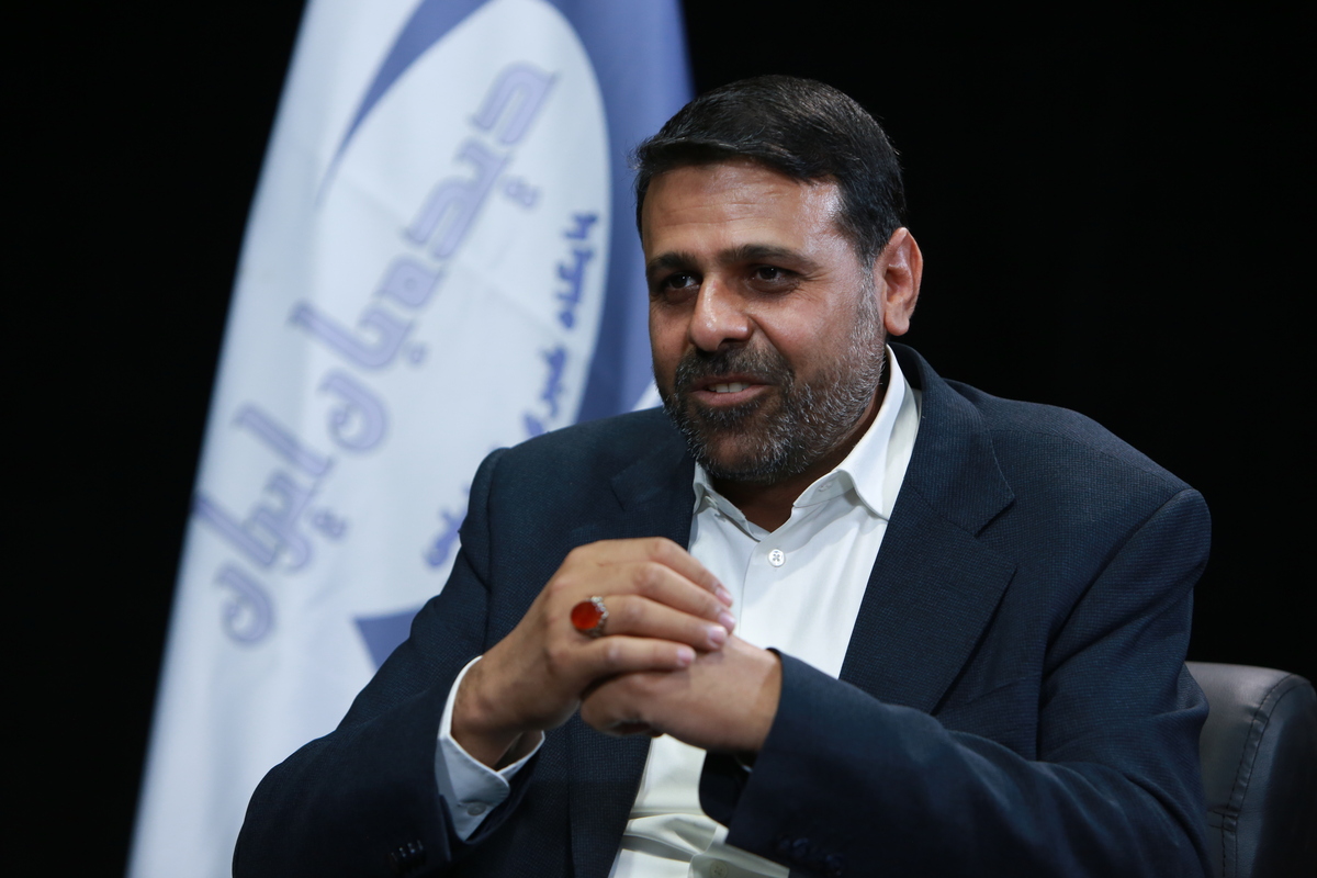 نادری، نماینده مجلس: با شناختی که از رهبر فعلی انقلاب دارم فتوای ایشان درباره سلاح هستهای متفاوت خواهد بود/ باید بمب اتم بسازیم