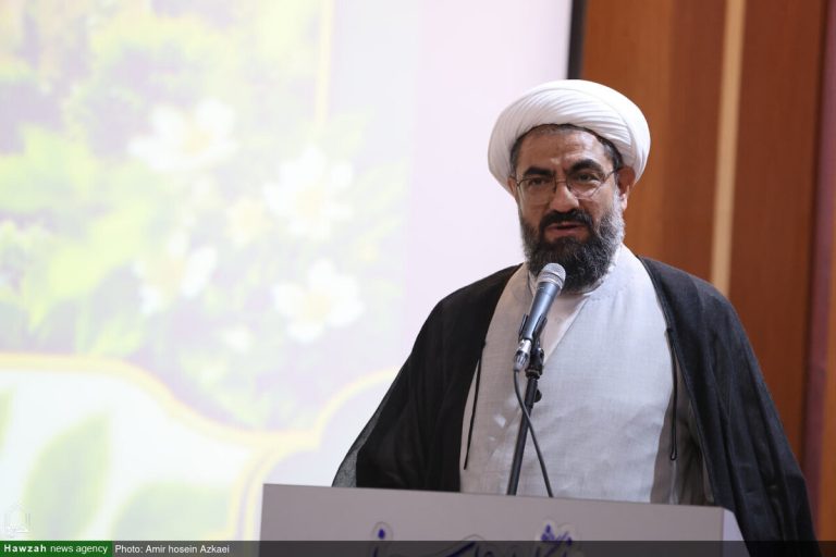 نماینده ولیفقیه در استان همدان: نمیتوان مشکلات اقتصادی را فقط با توصیه مردم به تحمل سختیها حل کرد