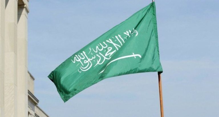 ساختمان وزارت دفاع عربستان هدف حمله قرار گرفت